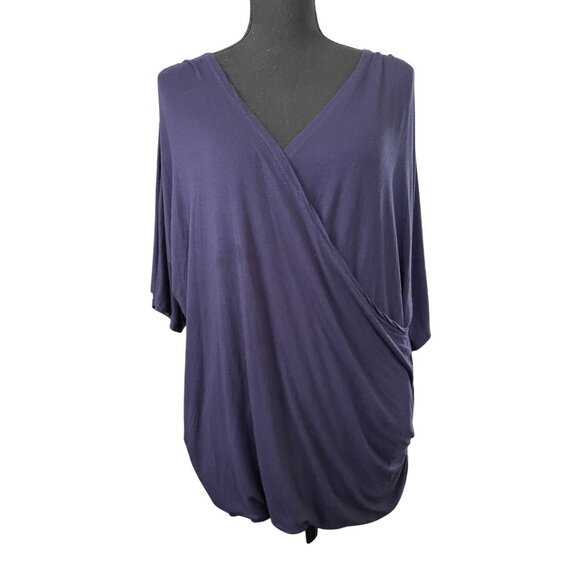 Plus size V-neck ruched 1/2 sleeve navy top stretch flattering - Picture 4 of 6